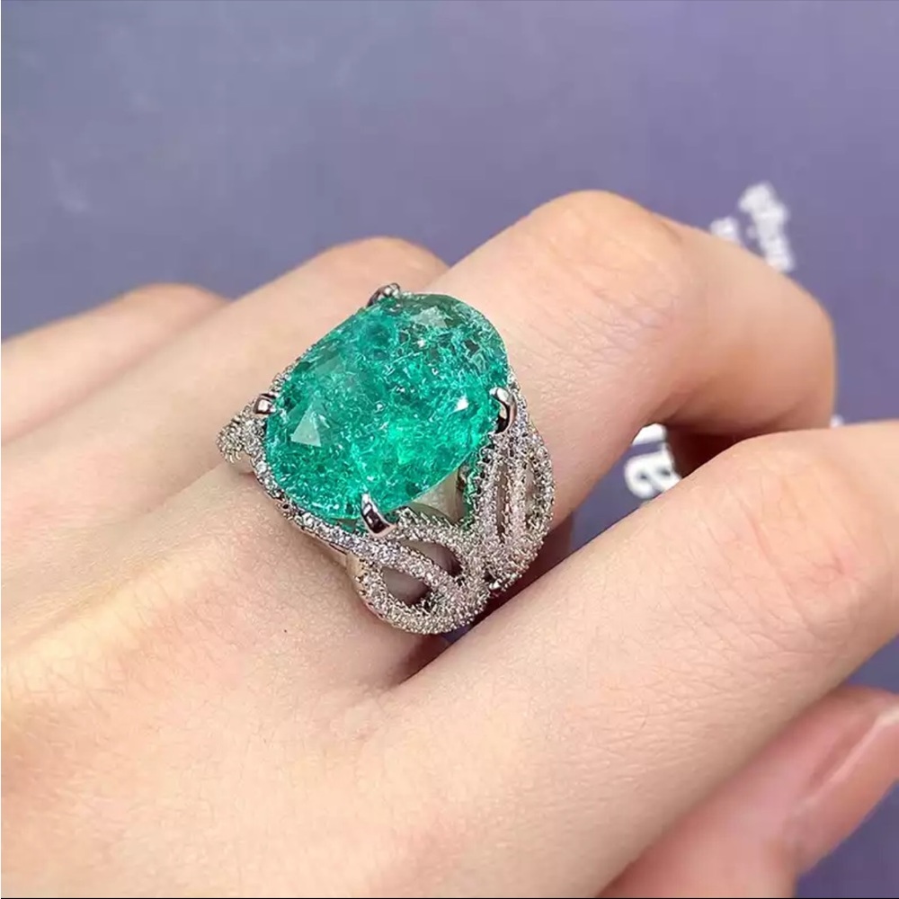 New 925 silver high-definition classic retro  oval zircon four-claw ring